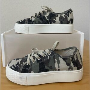 Steve Madden Elore Green Camo Vulcanized Milsole Lace-Up Round Toe Sneaker Sz 8M